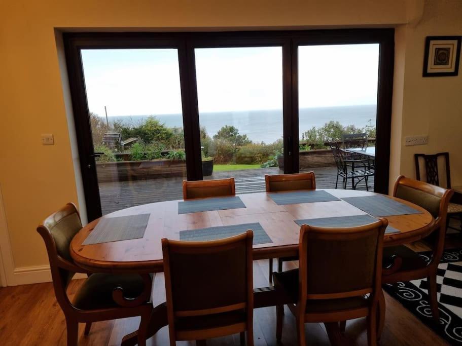 Spacious Detached Home With Beautiful Seaviews, Sleeps 6 Trimingham 외부 사진