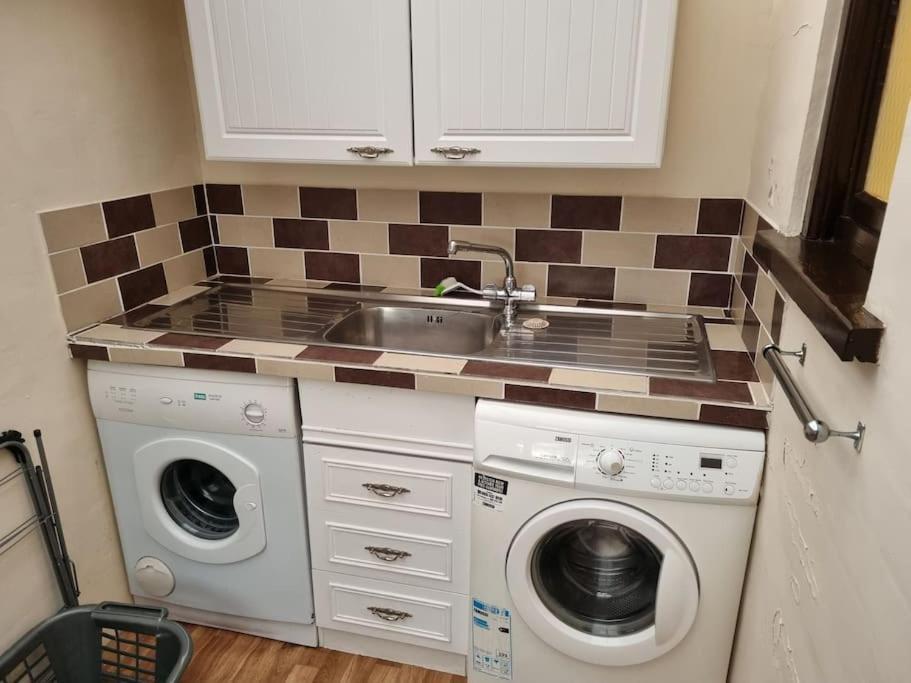Spacious Detached Home With Beautiful Seaviews, Sleeps 6 Trimingham 외부 사진