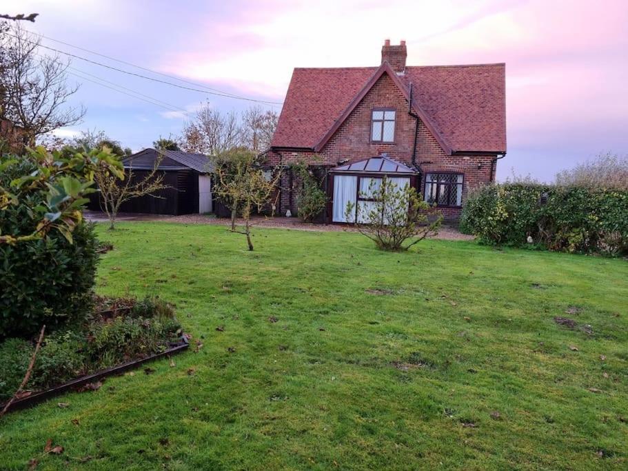 Spacious Detached Home With Beautiful Seaviews, Sleeps 6 Trimingham 외부 사진